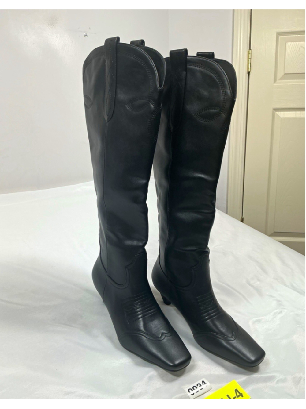 Woman’s Black Knee High Pull On Boots Square Toe Kitten Heel 9.5